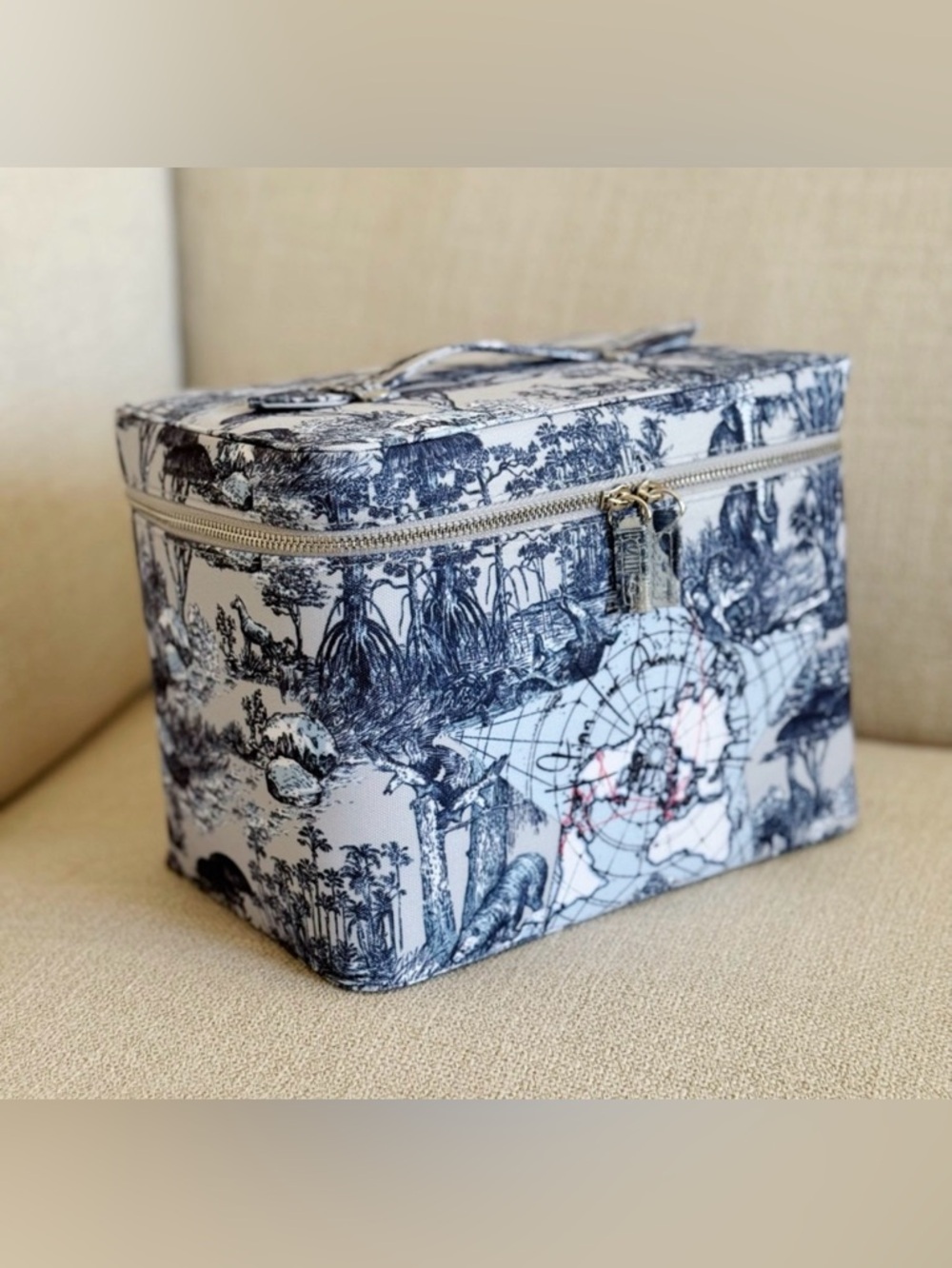 Dior Around The World Blue
Makeup Box